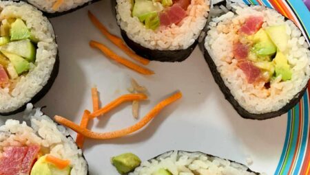 Spicy Tuna Sushi Roll