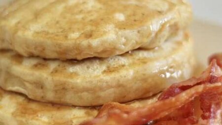 Japanese-Style Fluffy Pancakes