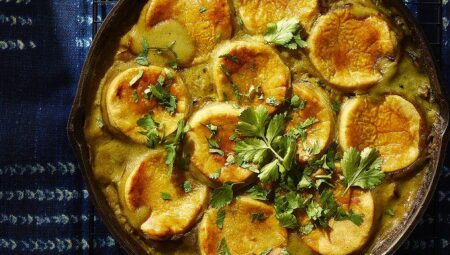 Creamy Curry-Spiced Chicken Pot Pie