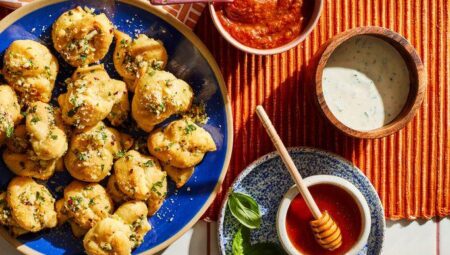 Easy Garlic Knots