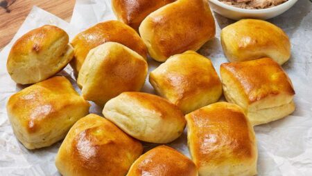 Copycat Texas Roadhouse Rolls