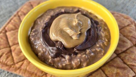 Reese’s Cup Overnight Oats